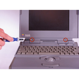 Шаг 2 Замена дисплея для Macintosh PowerBook 165c 