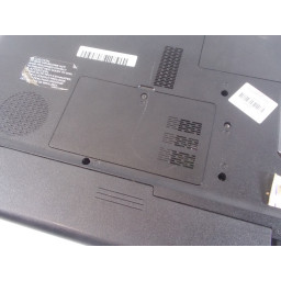 Шаг 1 Замена ОЗУ Toshiba Satellite C655-S5142 