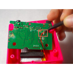 Шаг 6 Замена батареи iHome IBT16 