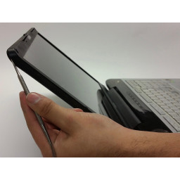 Шаг 2 Замена экрана Toshiba Satellite P205D-S8804 