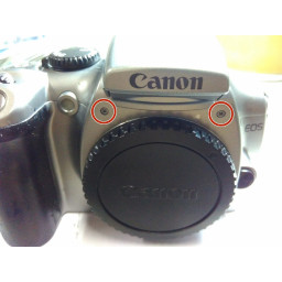 Шаг 1 Canon EOS Digital Rebel (300D) Замена переднего корпуса Снять передние винты