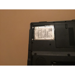 Шаг 4 Замена жесткого диска HP Compaq Presario C700 