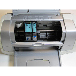 Шаг 2 Замена чернильного картриджа HP Deskjet 6122 