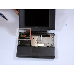 Шаг 6 Замена монитора Apple Powerbook 5300 