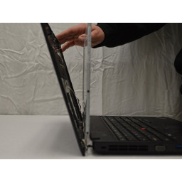 Шаг 6 Замена экрана Lenovo Thinkpad Edge E545 