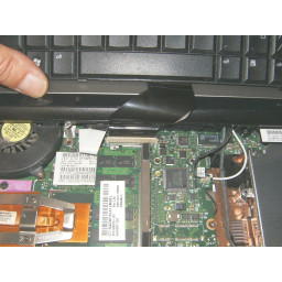 Шаг 2 Замена клавиатуры HP Compaq 6730b 