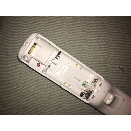 Шаг 1 Nintendo Wii Remote и Wii Nunchuk Аксессуар Разборка / Сборка 