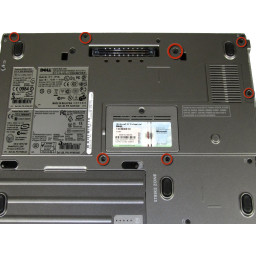 Шаг 13 Замена сенсорной панели Dell Latitude D630 